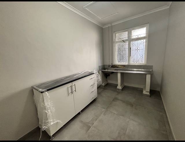 3 BEDROOM FLAT TO LET IN SEA VIEW